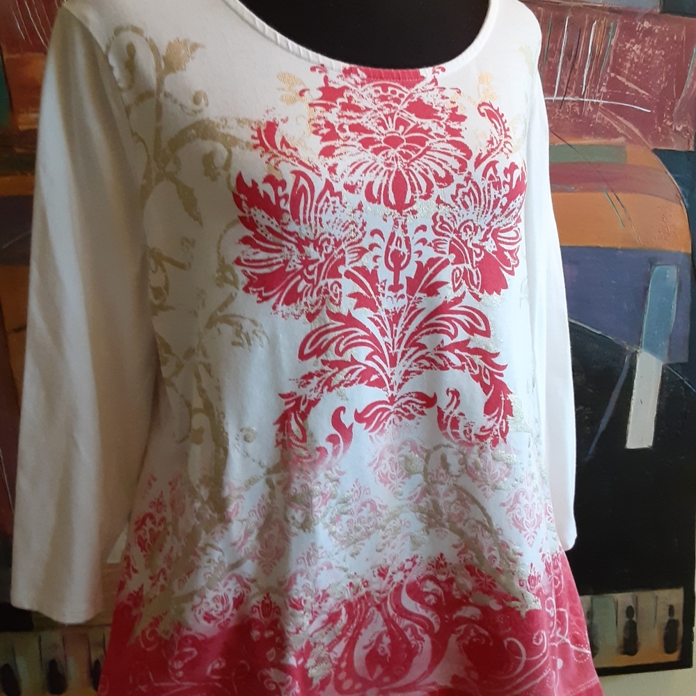 Pink white t-shirt